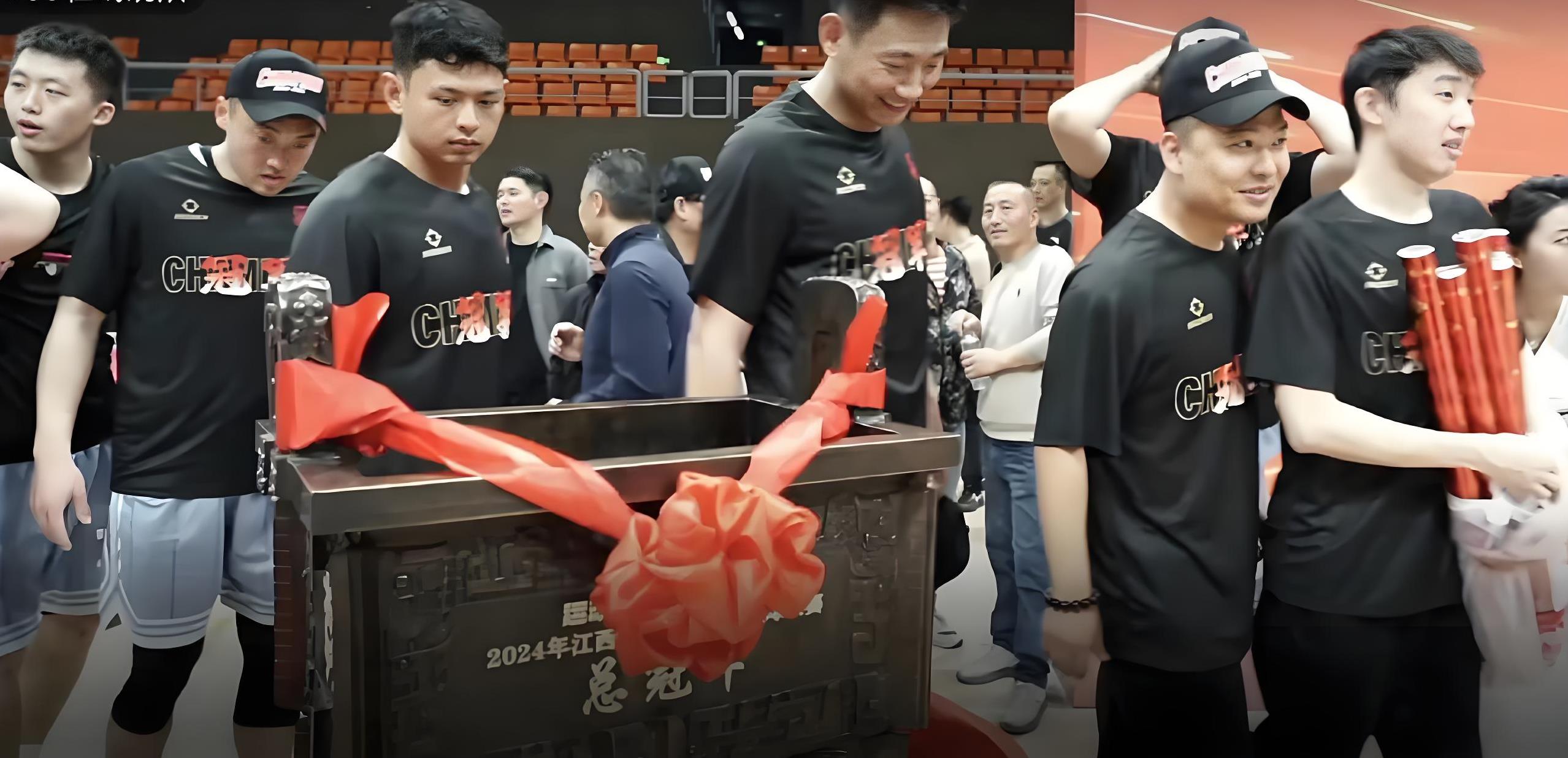 开云体育官方网站-篮球风云再起，全明星赛场上精彩不断的简单介绍