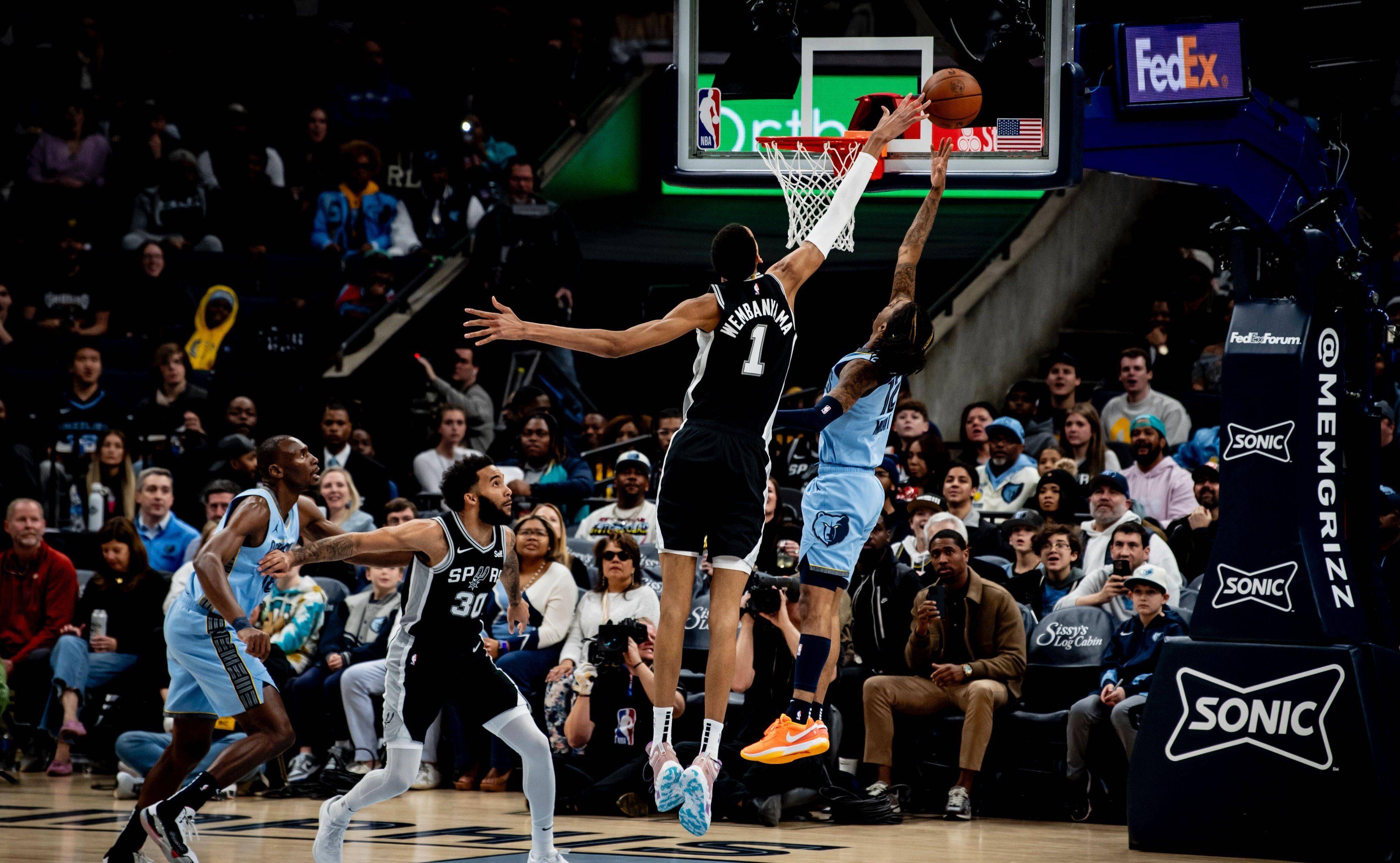 包含灰熊击败尼克斯，享三连胜的词条