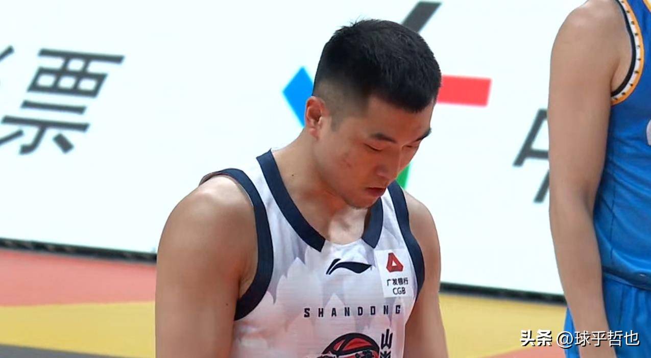 广州队鏖战尼克斯,高诗岩带队取胜 广州队鏖战尼克斯,高诗岩带队取胜