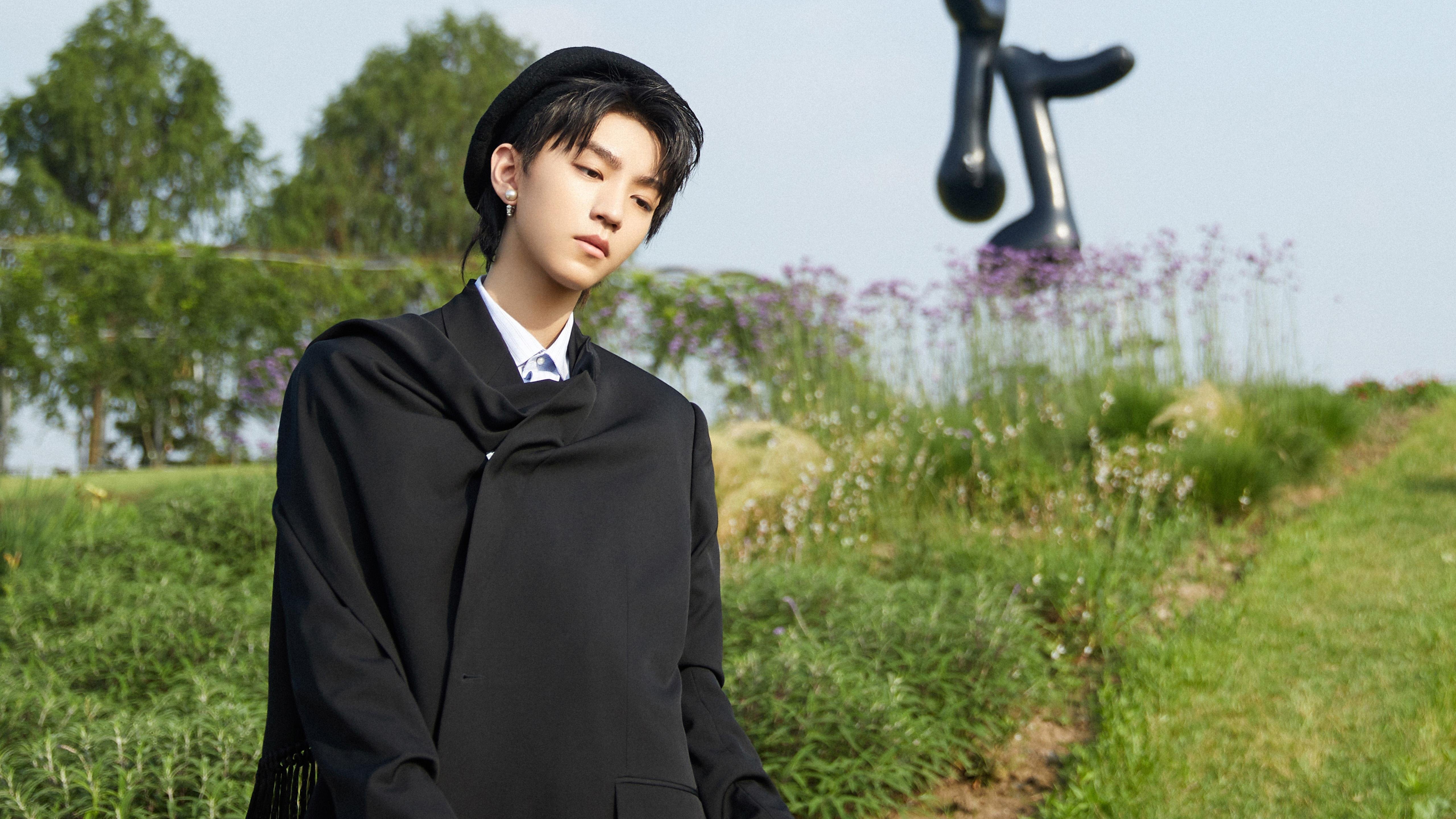 东方霸主横扫晋级，西方新王抢七封神，篮球世界的两种征服