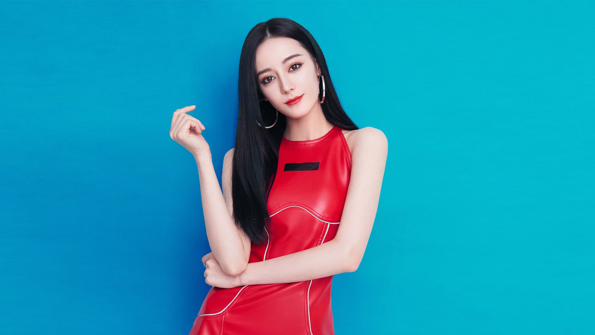 开云平台-跨越太平洋的篮球对话，上海队鏖战鹈鹕，詹姆斯诠释巨星本色