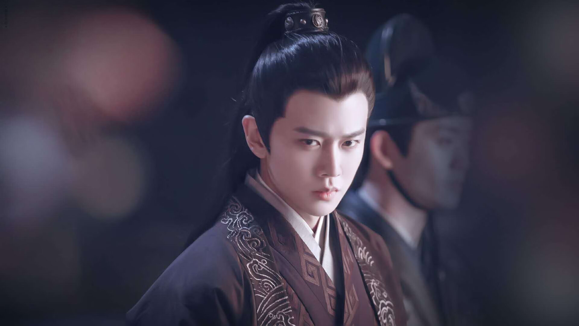 开云体育平台APP-欧文淘汰赛独舞定乾坤，篮网力克老鹰晋级显豪情